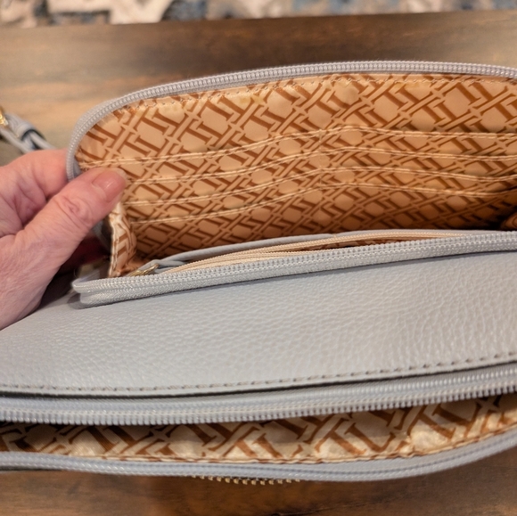 Tignanello Crossbody Genuine Leather Bag , Blue gray , Numerous Compartments,GUC - Picture 4 of 9